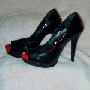Sz 11 black and red patent leather heels